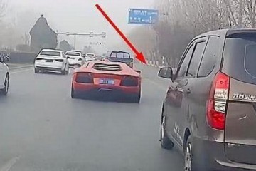 稀有兰博基尼超跑现身街头车价650万车牌能买一套房