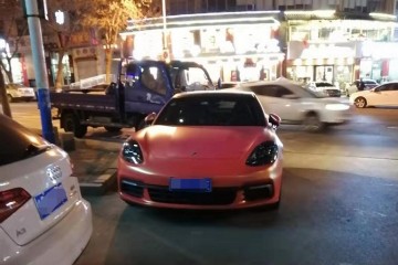 工地上停500万宾利保安翻开车门后扑面而来的都是奢华气味