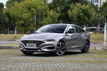 总算不必看思域跌至11W1.6T爆204匹油耗5.2L关键是轿跑