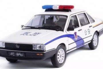总算扔掉丰田群众又一国产车变成警车新车尽显我国神威