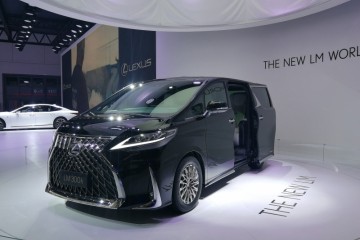 雷克萨斯LM预售116.6万起比埃尔法更奢华