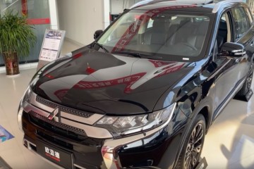 普拉多太老牧马人太贵无妨看三菱硬派7座SUV2.0L油耗7.4L