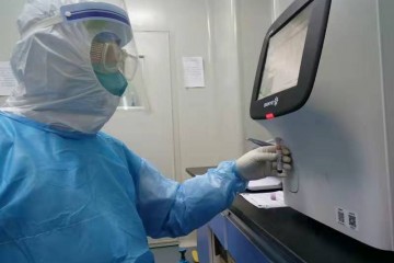 问候劲炫车主行走在刀尖上的防疫侦察兵